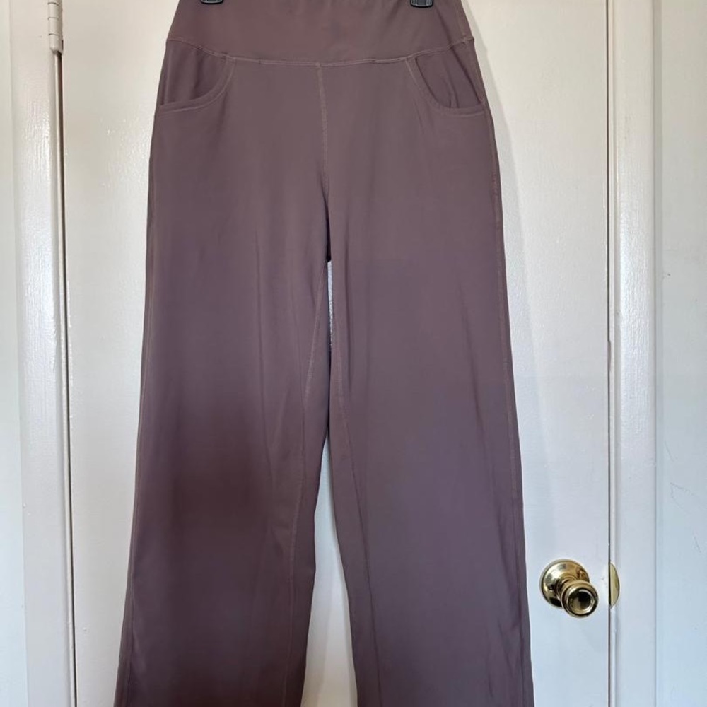 Promover Medium Sized athletic pants in a mocha color.